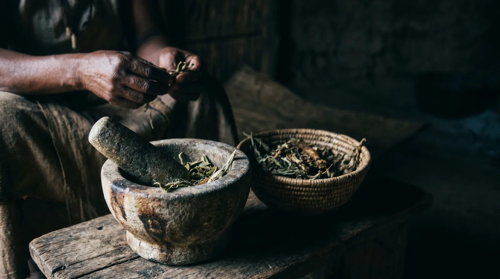 AZARIUS · What Effects Did Traditional Users Describe?